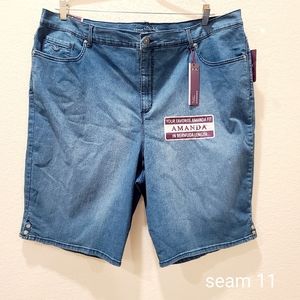 New Gloria Vanderbilt Bermuda shorts